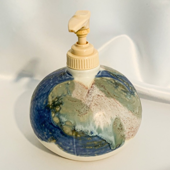 Rare Kravec Studios Pottery Soap Dispenser & Toothbrush Holder Set - Picture 4 of 11